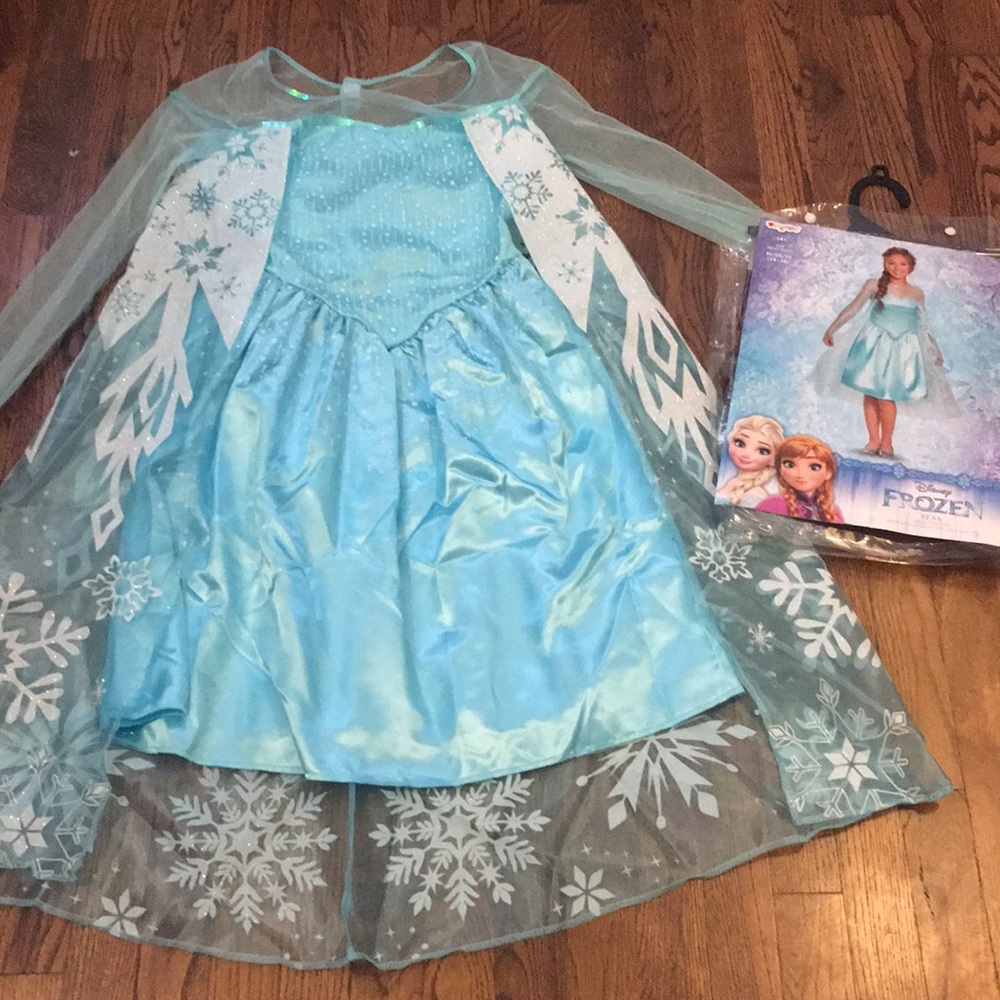 Elsa costume. Girls size 14. Worn once.